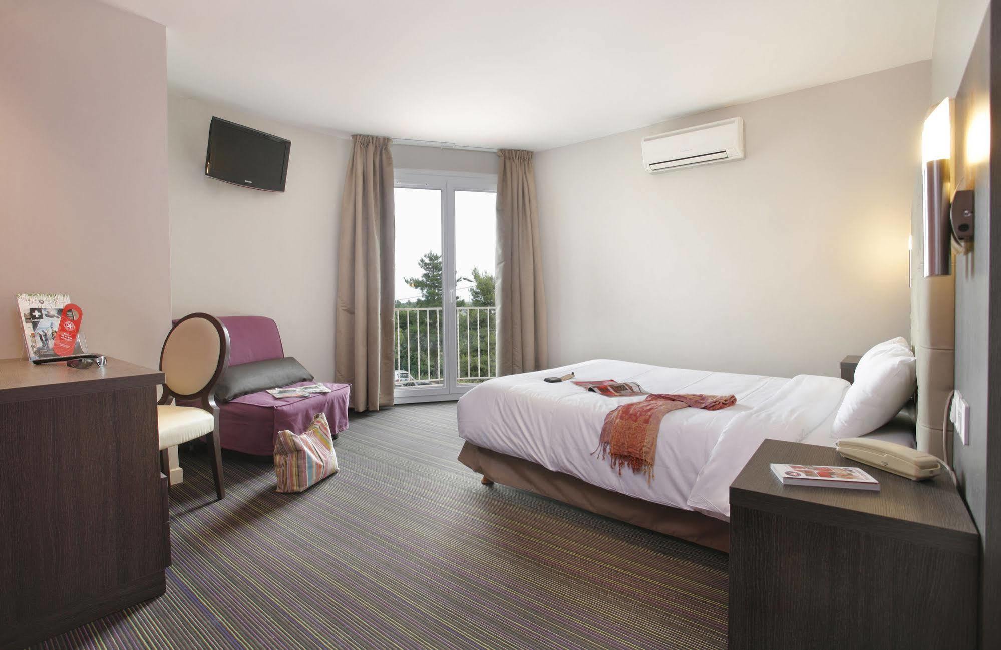 Hotel The Originals Perpignan Sud Le Grillon D'Or Le Boulou Exterior foto